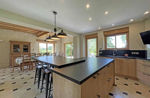 Les Ventes-de-Bourse Cottage | 200 m² Cabin ∙ 6 bedrooms ∙ 12 guests