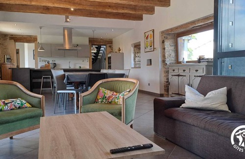 Padies House | 200 m² Gîte ∙ 4 bedrooms ∙ 11 guests