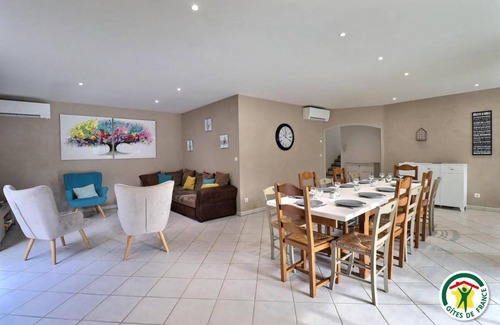 Monteleger House | 200 m² Gîte ∙ 5 bedrooms ∙ 11 guests