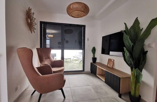 Oullins Resort | 200 m² Private room ∙ 1 bedroom ∙ 1 guest