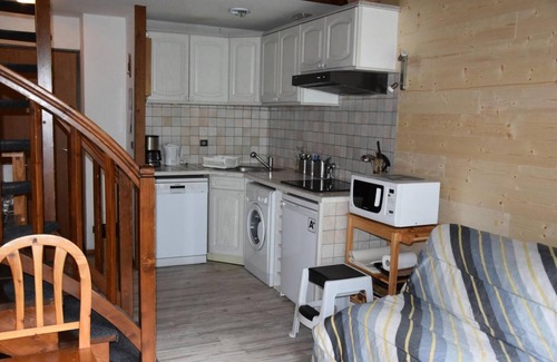 Pralognan-la-Vanoise Apartment | 200m from ski slopes, 2nd floor, balcony, tv, ski locker, 40m², Pralognan-la-Vanoise