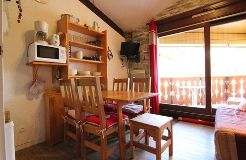 Viel-Alpe Apartment | 200m from ski slopes, 5th floor, balcony, tv, ski locker, 28m², Alpe d'Huez