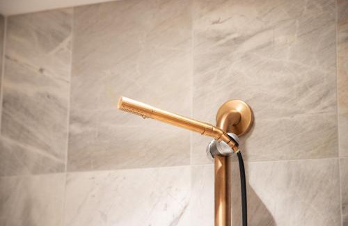 Surry Hills Hotel | 202 Elizabeth