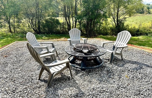 Candler Apartment | 2024 built Asheville retreat, fireplace,fire pit