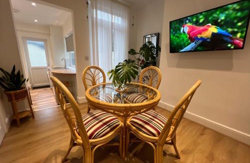 Liverpool House | 2025 Award Winner Liverpool Cherry House - 4 Bedrooms