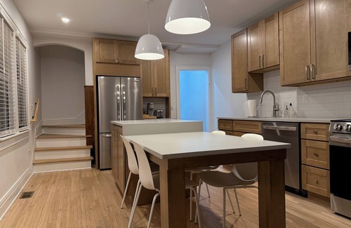 Grandview Heights House | 2025 Fully Renovated 3BD/1.5BA Duplex in Walkable Grandview