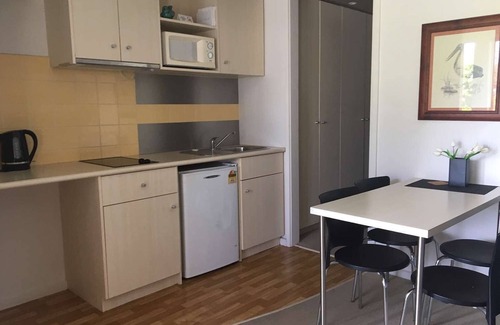 Cowes Apartment | 203 AT THE WAVES