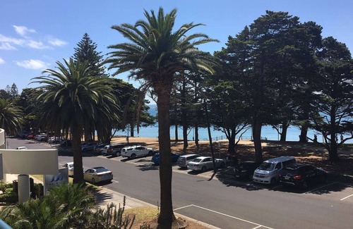 Cowes Apartment | 203 AT THE WAVES