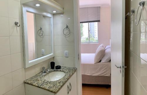 Bigorrilho Apartment | 205- Apartamento 1 quarto suite, Encantador, amplo e decorado, mobiliario moderno, cozinha completa com utensílios , Excelente vista da cidade e localização privelegiada no bairro Bigorrilho ,