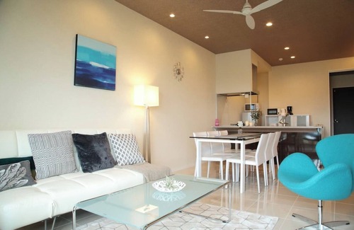 Maeda Apartment | 206 Cool taste interior of blue and glass Plea - 206/Kunigami-gun Okinawa