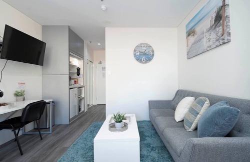 Perth Central Business District Apartment | 206 Funky Executive Studio CBD A/C