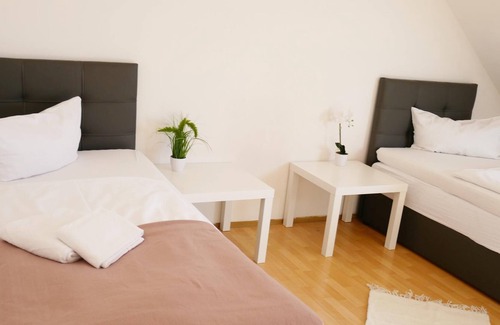 Schwandorf Apartment | (207) Spacious 2-room apartment for up to 4 people