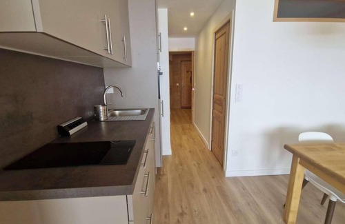 Cognet Apartment | 20m from ski slopes, 4th floor, balcony, tv, ski locker, 35m², Alpe d'Huez