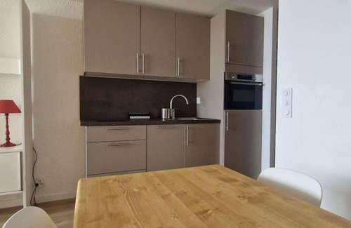 Cognet Apartment | 20m from ski slopes, 4th floor, balcony, tv, ski locker, 35m², Alpe d'Huez