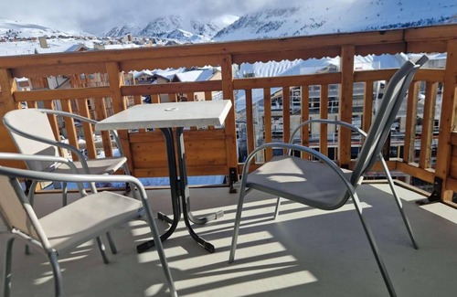 Cognet Apartment | 20m from ski slopes, 4th floor, balcony, tv, ski locker, 35m², Alpe d'Huez