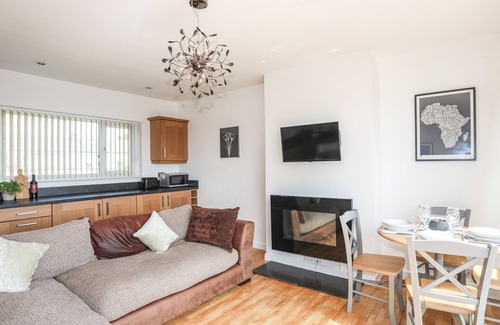 Abersoch House | 21 CAE DU, country holiday cottage, with a garden in Abersoch