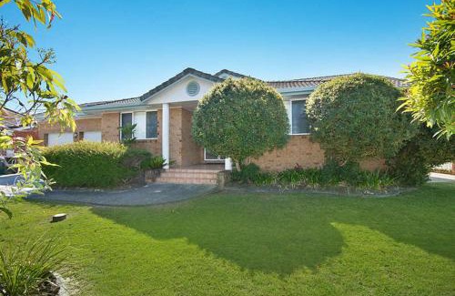 Yamba House | 21 Melaleuca - LJHooker Yamba