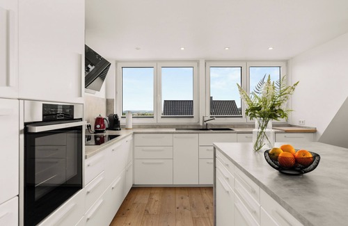 Schauenburg House | 212 m² FeelGood holiday home with 2 apartments, garden, terrace, grill & sauna!
