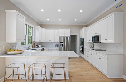 Vanderhorst Plantation House | 214 Glen Abbey: 4BR Home, Walk or Bike Beach, Beach Gear/Bike Credit