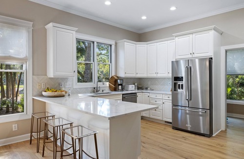 Vanderhorst Plantation House | 214 Glen Abbey: 4BR Home, Walk or Bike Beach, Beach Gear/Bike Credit