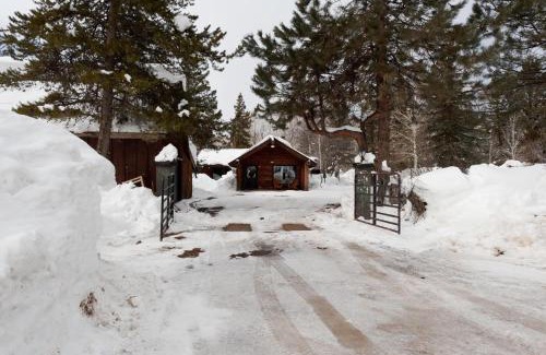 Durango House | 21461 Hwy 140 - Hesperus