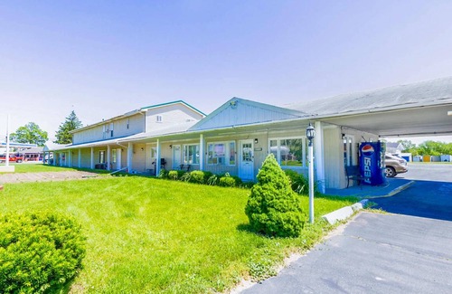 Sturgis Hotel | 216 m² Hotel ∙ 4 guests