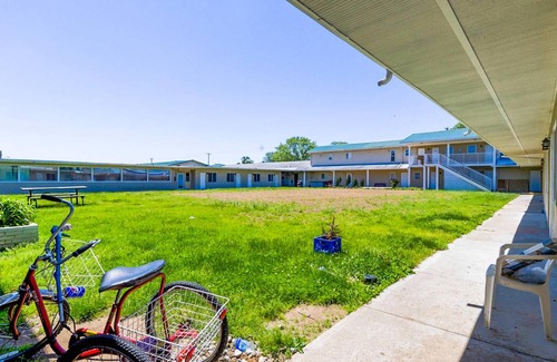 Sturgis Hotel | 216 m² Hotel ∙ 4 guests