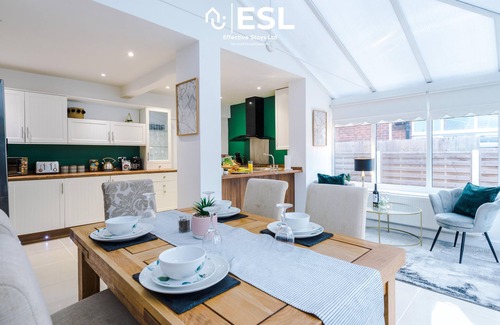 Blacon House | 21LGDR - 3 Bedroom House with Garden Seating and Driveway Parking