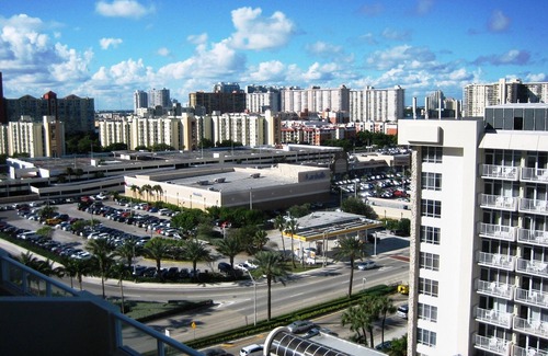 Sunny Isles Beach Condo | 22% DISCOUNT! Ocean Beach Condo La Perla Sunny Isles Beach Miami Fl. STR-00067.