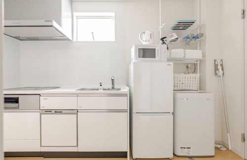 Minato Apartment | 22 min to EXPO,26 min to MINAMI-Nippombashi: Kuromon Market,National Bunraku