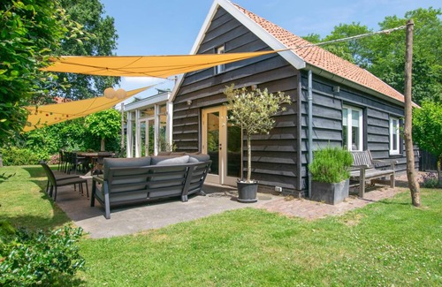Oosterhout House | 220 m² House ∙ 6 bedrooms ∙ 12 guests