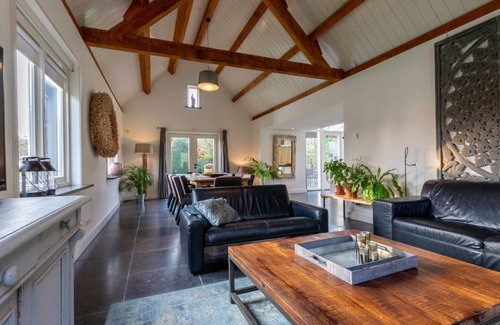 Oosterhout House | 220 m² House ∙ 6 bedrooms ∙ 12 guests