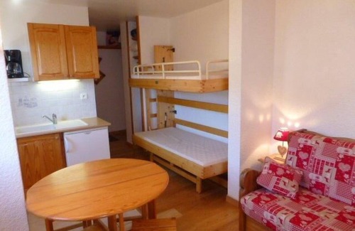 Cognet Apartment | 220m from ski slopes, 3rd floor, tv, ski locker, 22m², Alpe d'Huez