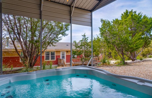 Canyon Lake House | 222 m² House ∙ 3 bedrooms ∙ 8 guests