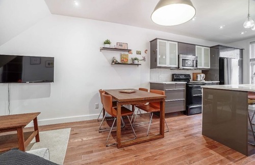 Rosemont-La Petite-Patrie Apartment | #225 Georgious, Spacious Apt, in Rosemont