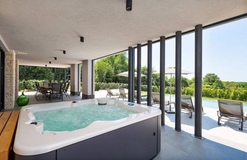 Medvidici Villa | 225 m² Villa ∙ 6 bedrooms ∙ 12 guests