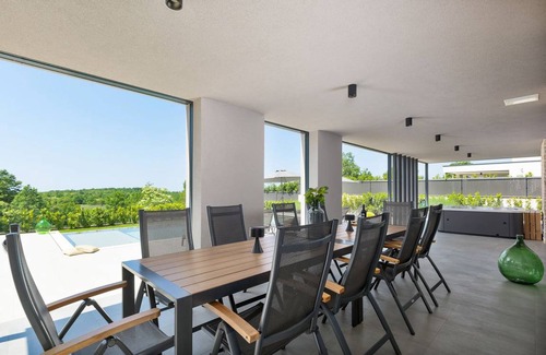 Medvidici Villa | 225 m² Villa ∙ 6 bedrooms ∙ 12 guests