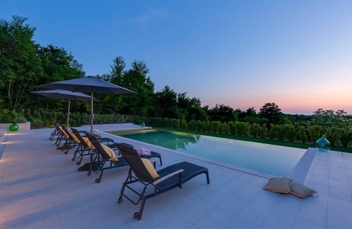 Medvidici Villa | 225 m² Villa ∙ 6 bedrooms ∙ 12 guests