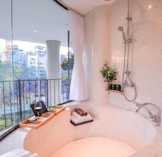 Dich Vong Hotel | 22Land Hotel & Residence