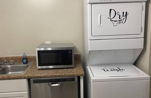 Brent Apartment | 22min to Beach+full apartment+sleep6+BBQ Grill