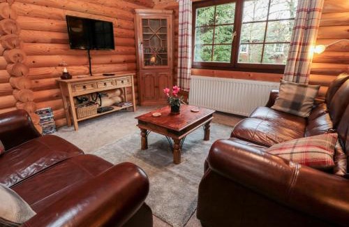 Morpeth House | 23 Lakeside Drive