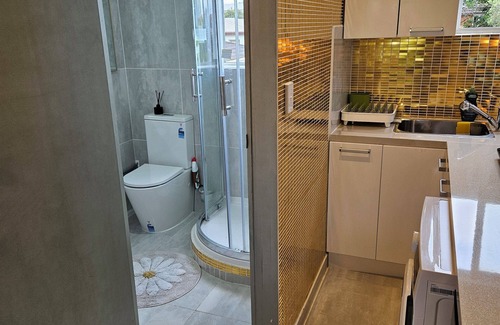 Mount Albert Apartment | 23 Studio Apartment in Mount Albert