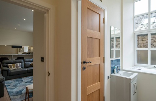 Kendal Apartment | 23 Tanners Yard - Modern studio-style apartment in the heart of Kendal (Dog-friendly)
