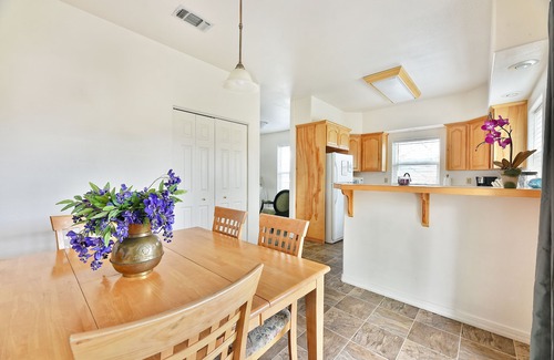 Historic Railroad District House | 232-Duplex-Private Bathroom-Mountain View