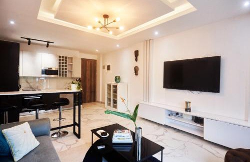 Labadi Apartment | 233 Boulevard - Luxury Apartment
