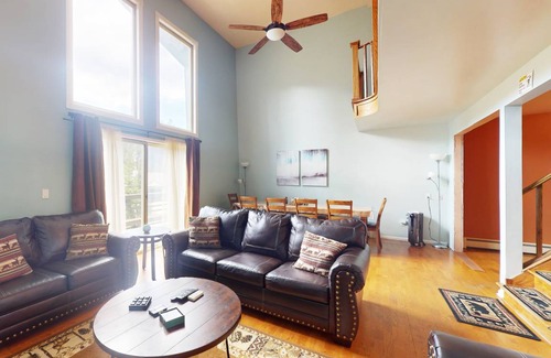 Blue River House | 233 m² House ∙ 3 bedrooms ∙ 8 guests