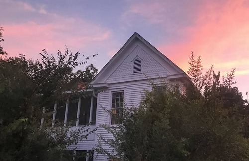 Bastrop House | 237 m² House ∙ 3 bedrooms ∙ 7 guests