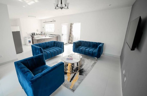 Lusaka Apartment | 24/7 Solar Power| Wi-Fi| 5 mins to East Park Mall