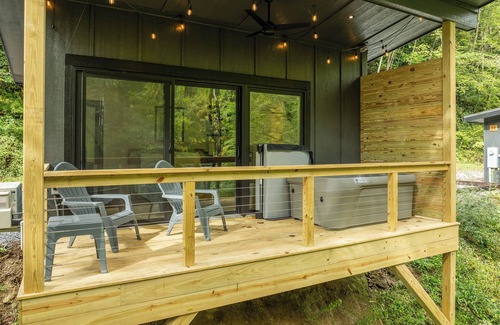 Rosman Cabin | 24 Caddisfly Court - Riverfront Fishing Cabin