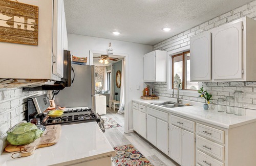 New Prague House | 24-Foot Dock: Lakefront Montgomery Home!